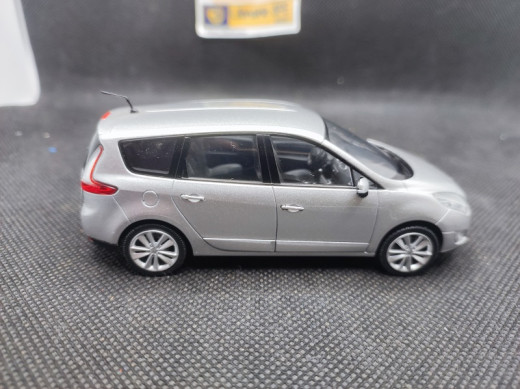 RENAULT GRAND SCENIC 3 2009 - SCHUCO - N° 426832 - 1/43 | Renault Grand Scenic 3 de 2009 - 426832 |