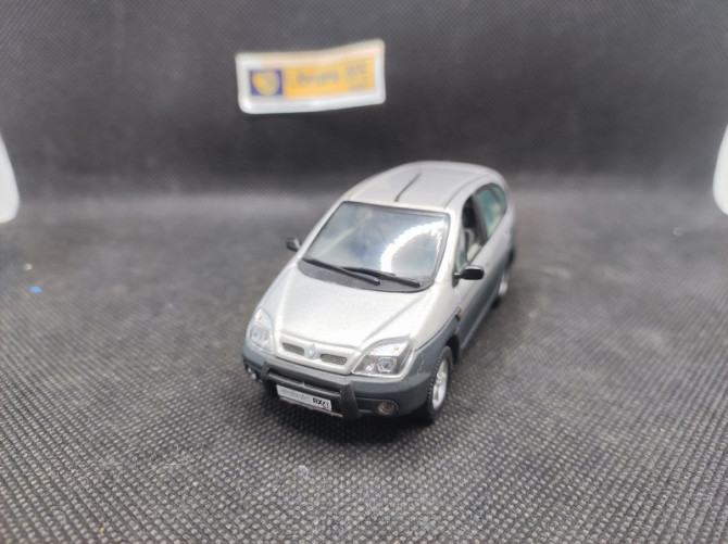 RENAULT SCENIC RX4 PHASE 2 - UNIVERSAL HOBBIES - N° 7711211540 - 1/43 | Renault Scenic RX4 Phase 2 - 7711211540 |