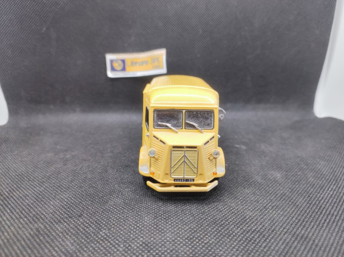 CITROEN TYPE HY "BUREAU MOBILE PTT" 1964 - UNIVERSAL HOBBIES - 1/43 | Citroen Type HY " Bureau Mobile PTT" de 1964 |