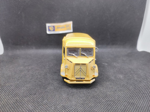 CITROEN TYPE HY "BUREAU MOBILE PTT" 1964 - UNIVERSAL HOBBIES - 1/43 | Citroen Type HY " Bureau Mobile PTT" de 1964 |