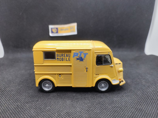 CITROEN TYPE HY "BUREAU MOBILE PTT" 1964 - UNIVERSAL HOBBIES - 1/43 | Citroen Type HY " Bureau Mobile PTT" de 1964 |