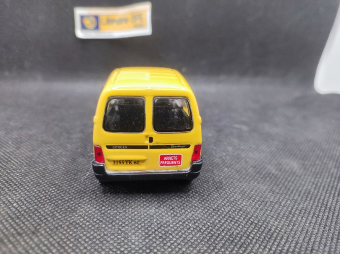 CITROEN BERLINGO " LA POSTE " 1997 - UNIVERSAL HOBBIES - N° 16305 - 1/43 | Citroën Berlingo La Poste de 1997 - 16305 |