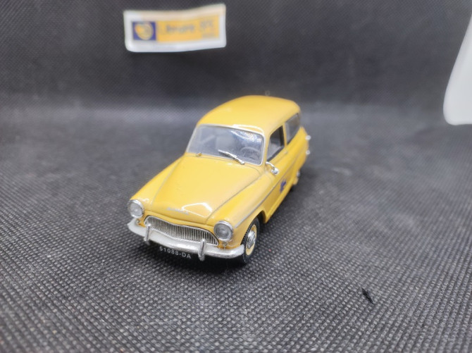 SIMCA ARONDE P60 RANCH " PTT " 1962 - UNIVERSAL HOBBIES - 1/43 | Simca Aronde P60 Ranch " PTT " de 1962 |