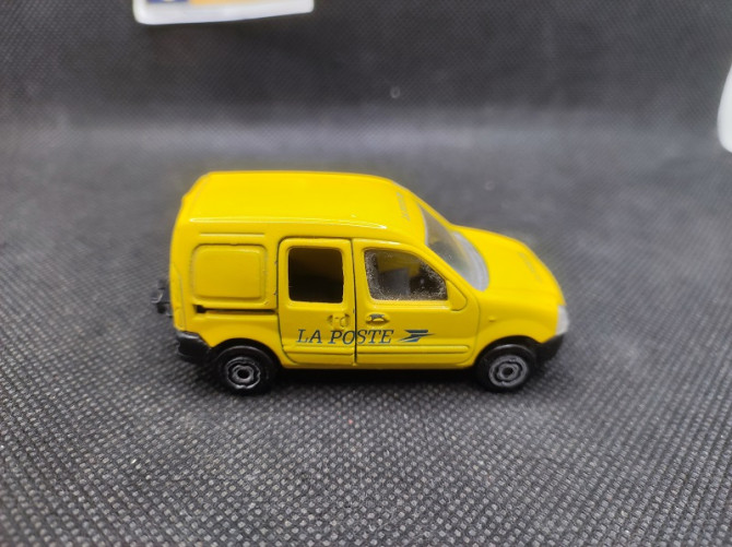 RENAULT KANGOO " LA POSTE " 1998 - MAJORETTE - N° 288/289 - 1/57 | Renault Kangoo "La Poste" de 1998 - 288/289 |