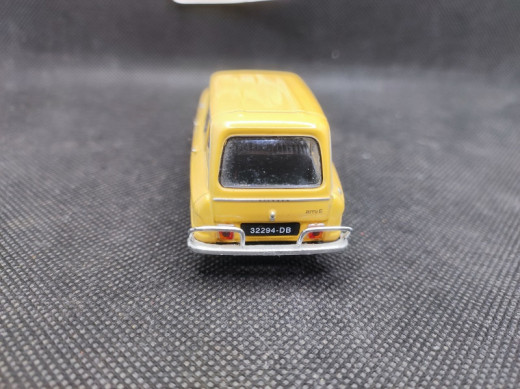 CITROEN AMI 6 BREAK " LA POSTE " 1968 - UNIVERSAL HOBBIES - N° 6742 - 1/43 | Citroën Ami 6 Break  La Poste 1968 - 6742 |