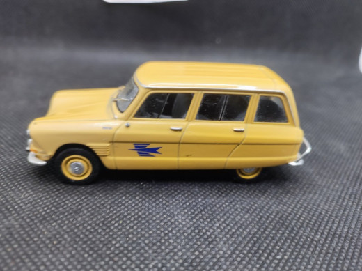 CITROEN AMI 6 BREAK " LA POSTE " 1968 - UNIVERSAL HOBBIES - N° 6742 - 1/43 | Citroën Ami 6 Break  La Poste 1968 - 6742 |