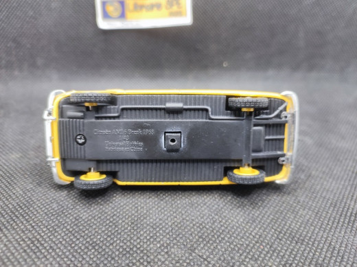 CITROEN AMI 6 BREAK " LA POSTE " 1968 - UNIVERSAL HOBBIES - N° 6742 - 1/43 | Citroën Ami 6 Break  La Poste 1968 - 6742 |