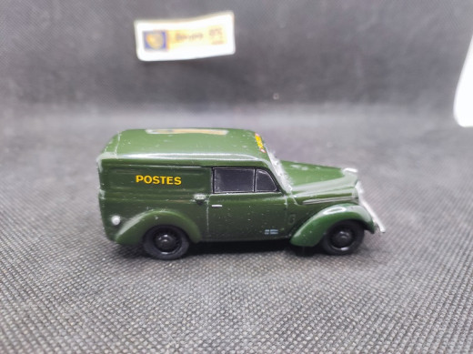 RENAULT JUVAQUATRE BREAK " POSTES " - NOREV - N° 3526 - 1/43 | Renault Juvaquatre Break "Postes" - 3526 |