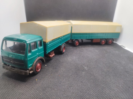 CAMION MERCEDES AVEC REMORQUE BACHE - NZG - N° 146 - 1/50 | Camion Mercedes avec Remorque Bâché - 146 |